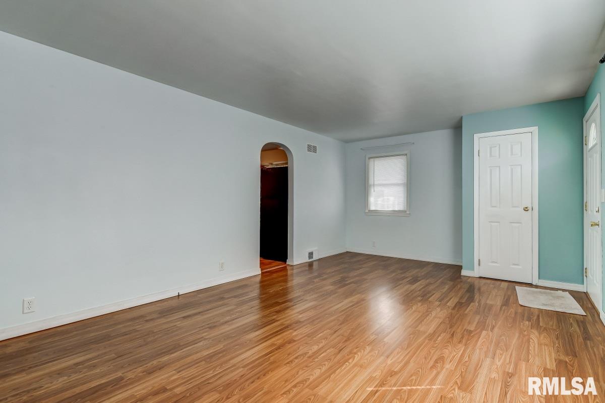 2325 Huntington Road Springfield, IL 62703 - Photo 5 of 31