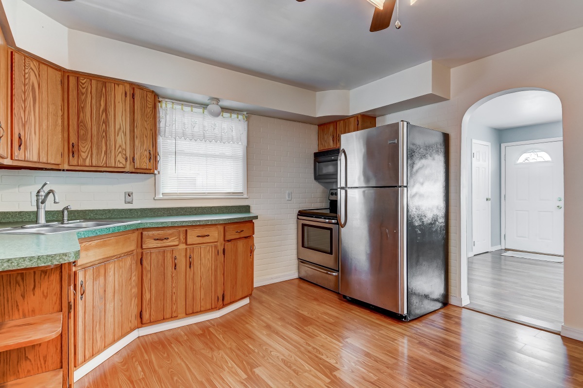 2325 Huntington Road Springfield, IL 62703 - Photo 7 of 31