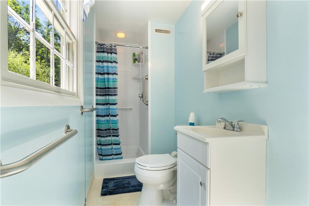 127 Parkedge Road Pittsburgh, PA 15220 - Photo 20 of 33 Gallery Image 20