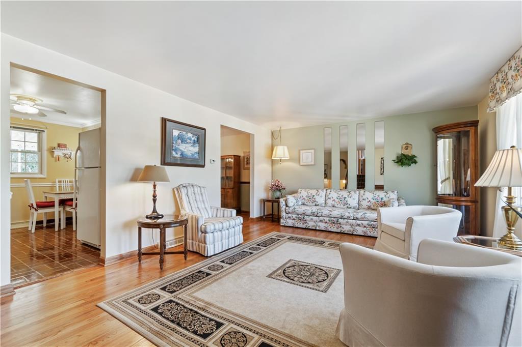 127 Parkedge Road Pittsburgh, PA 15220 - Photo 8 of 33 Gallery Image 8
