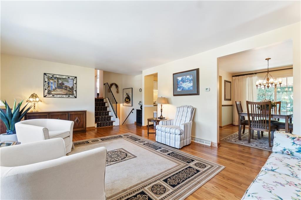 127 Parkedge Road Pittsburgh, PA 15220 - Photo 9 of 33 Gallery Image 9