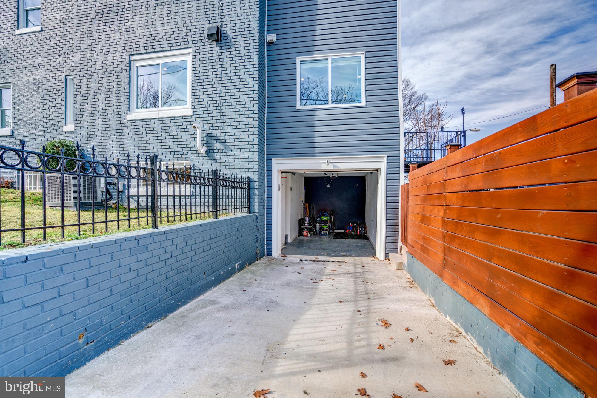 401 Delafield Place Northwest Washington, DC 20011 - Photo 40 of 43