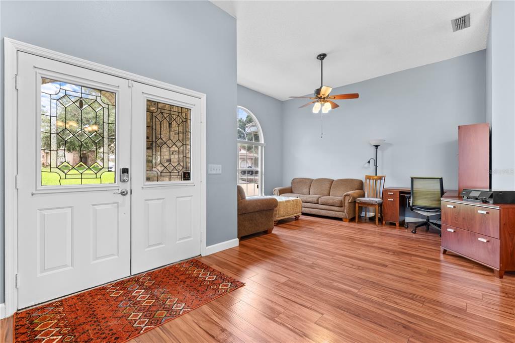 2811 Ripton Court Orlando, FL 32835 - Photo 5 of 46