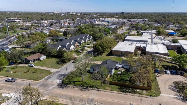 $350,000 | 301 Elm Avenue, Bryan, TX 77801