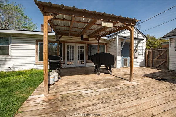$350,000 | 301 Elm Avenue, Bryan, TX 77801