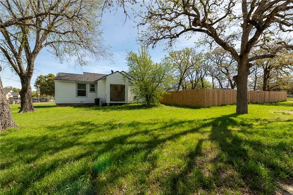 $350,000 | 301 Elm Avenue, Bryan, TX 77801