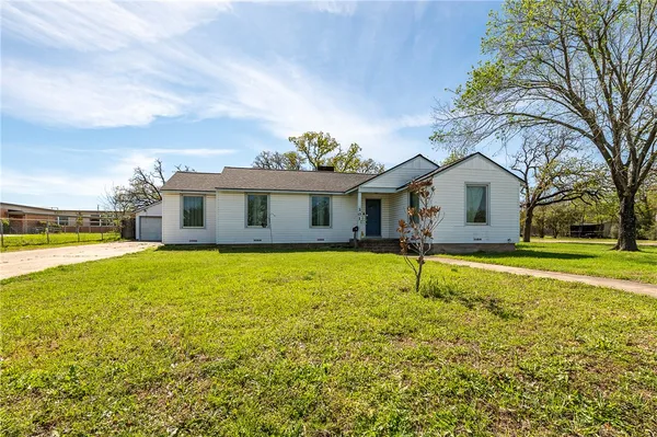 $350,000 | 301 Elm Avenue, Bryan, TX 77801
