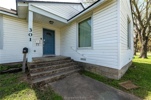 $350,000 | 301 Elm Avenue, Bryan, TX 77801