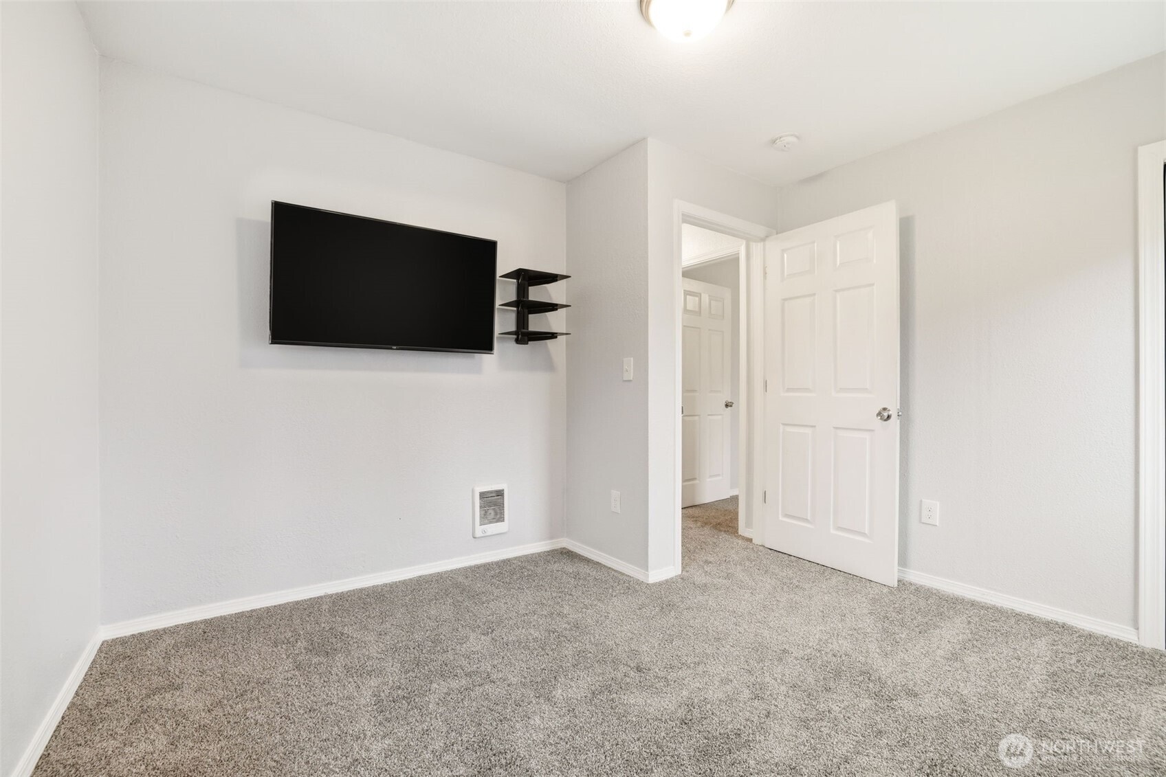 11606 Military Road Southwest Lakewood, WA 98498 - Photo 15 of 30