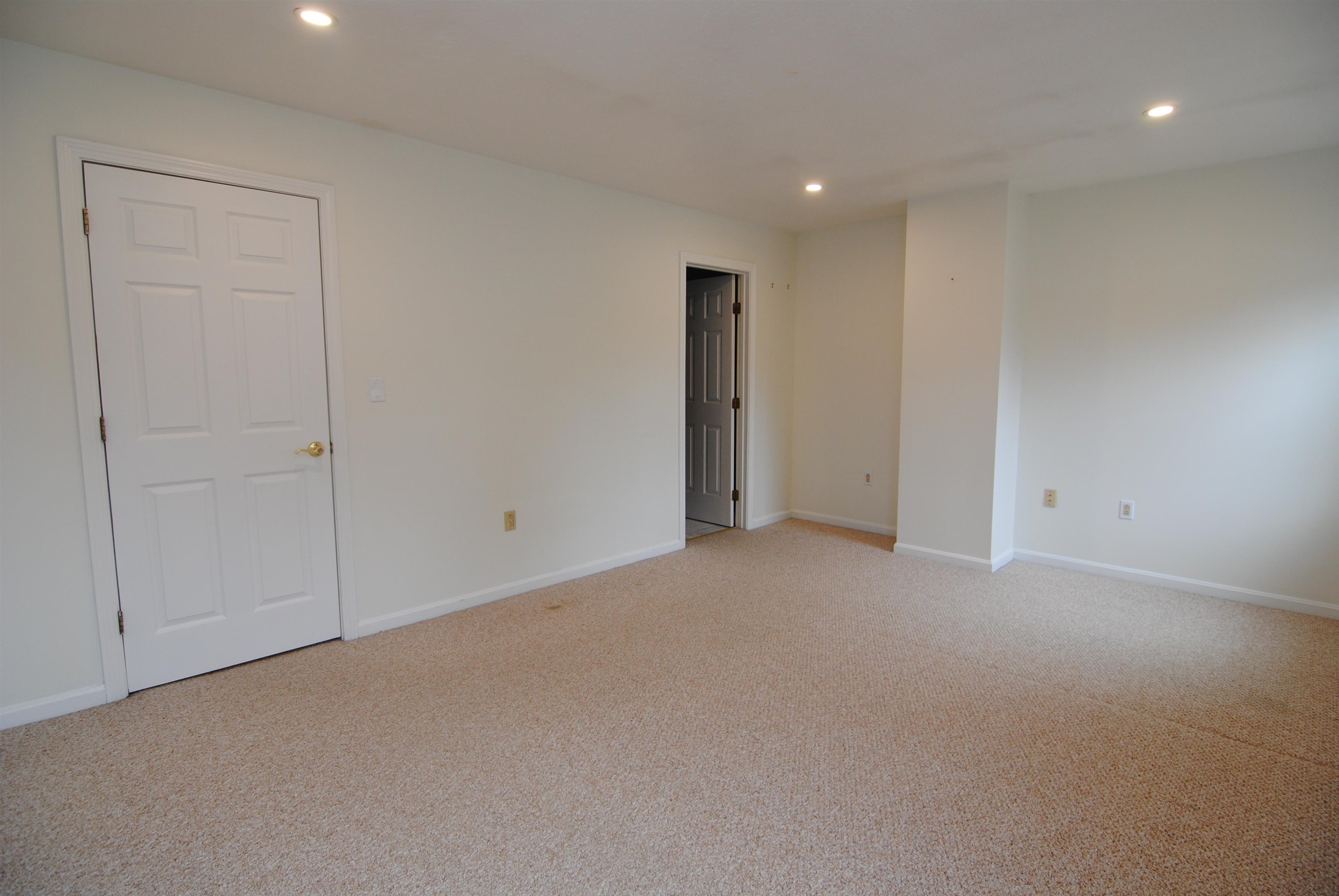 5 Cadogan Way Nashua, NH 03062 - Photo 16 of 36