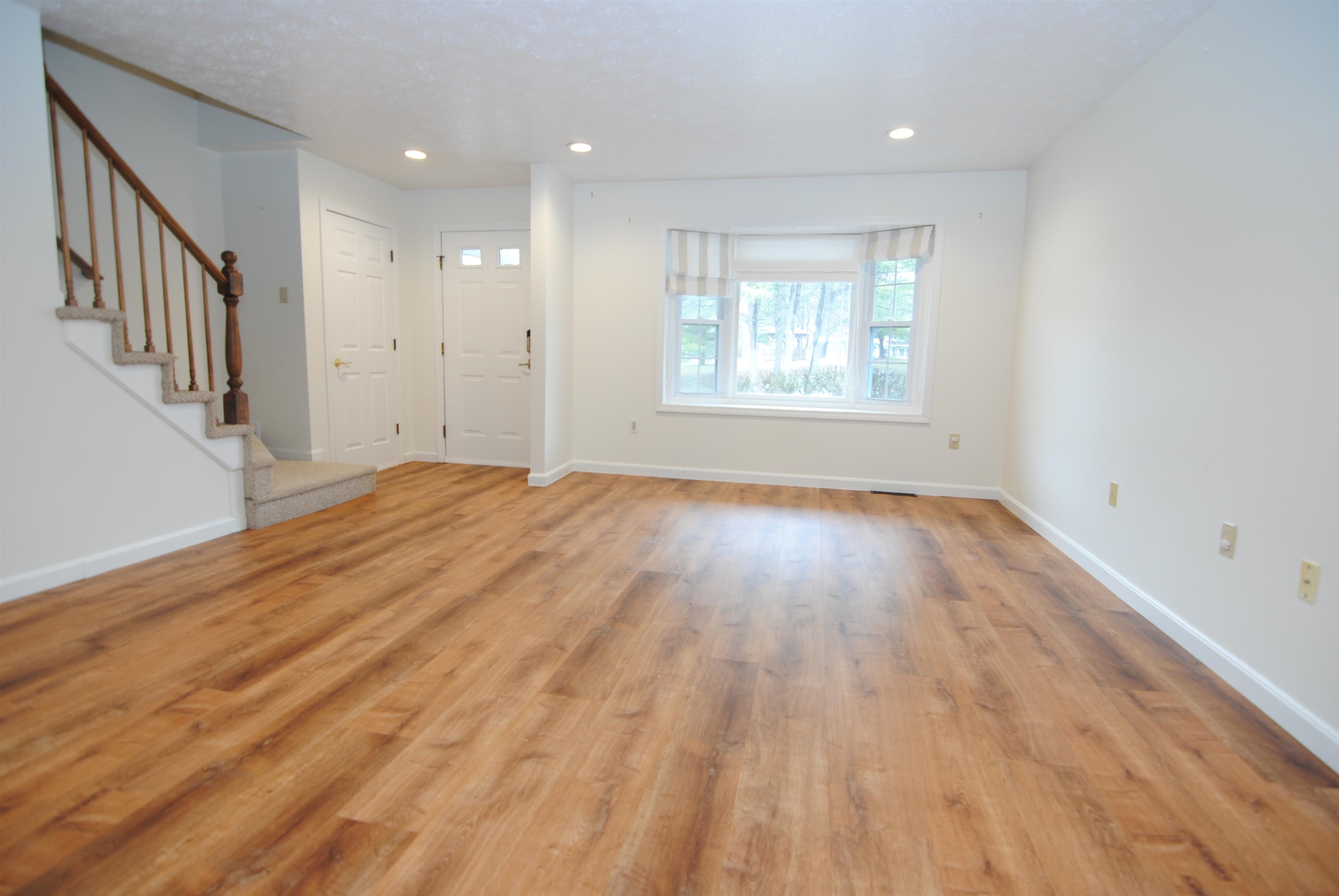 5 Cadogan Way Nashua, NH 03062 - Photo 4 of 36