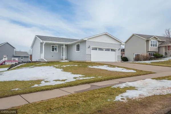 $350,000 | 3235 West Ridge Drive, Eau Claire, WI 54703