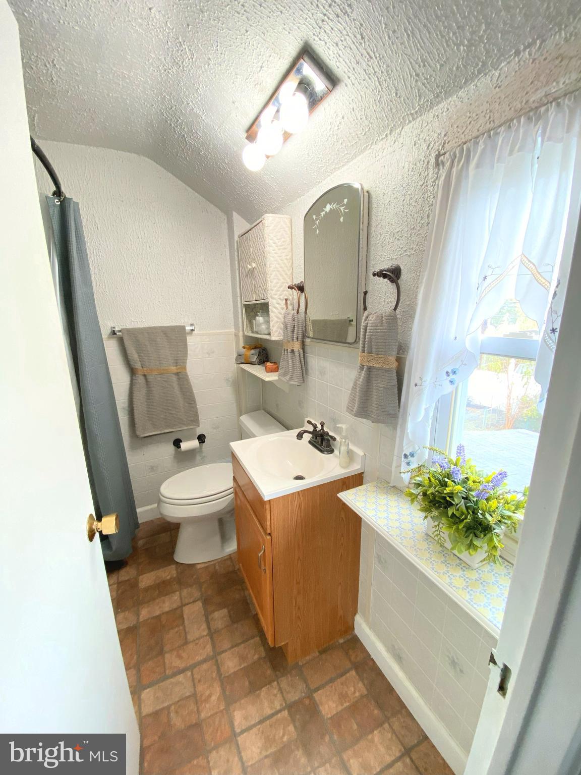 880 Quaint Street Secane, PA 19018 - Photo 17 of 30