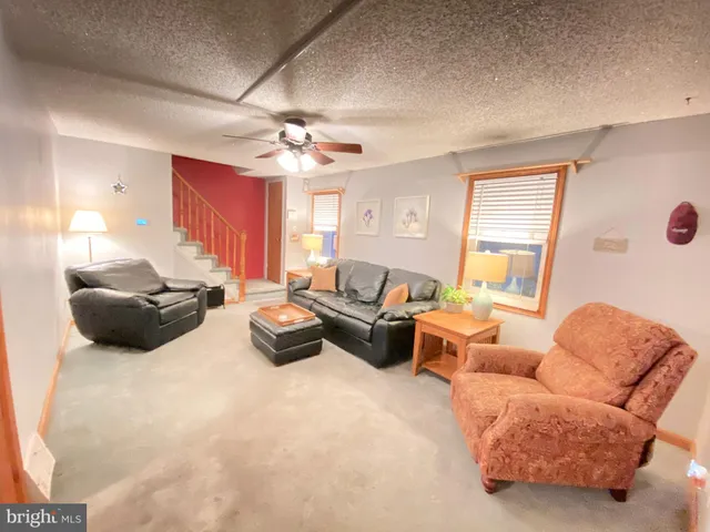 $299,000 | 880 Quaint Street, Secane, PA 19018