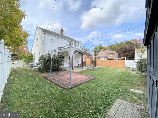 $299,000 | 880 Quaint Street, Secane, PA 19018