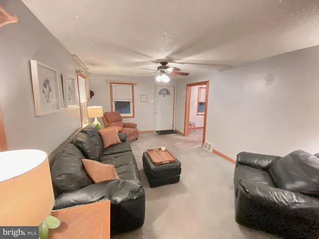 $299,000 | 880 Quaint Street, Secane, PA 19018