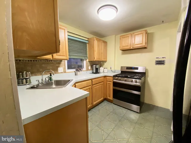 $299,000 | 880 Quaint Street, Secane, PA 19018