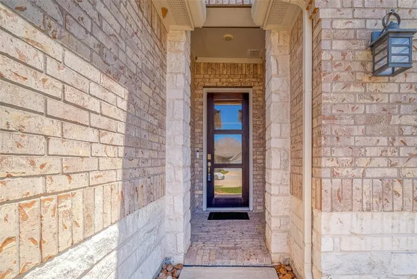 $2,300 | 5839 Brimstone Hill Lane, Conroe, TX 77304