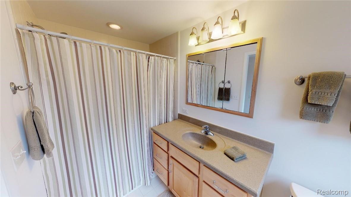 914 Aspen Drive Rochester, MI 48307 - Photo 31 of 54 914-Aspen-Drive-Rochester-04052019_130724.jpg
