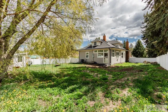 $486,000 | 355 6th Street, Idaho Falls, ID 83401