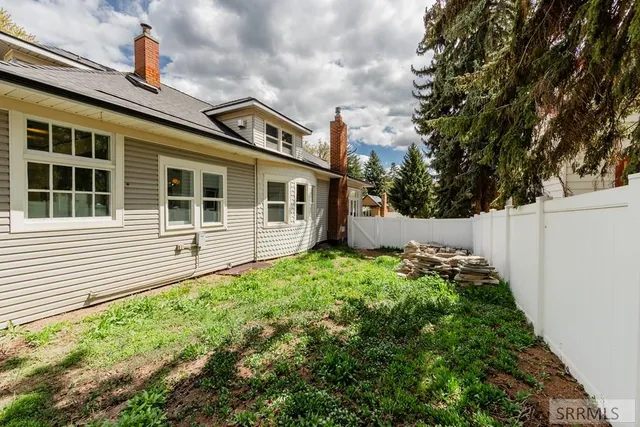 $486,000 | 355 6th Street, Idaho Falls, ID 83401