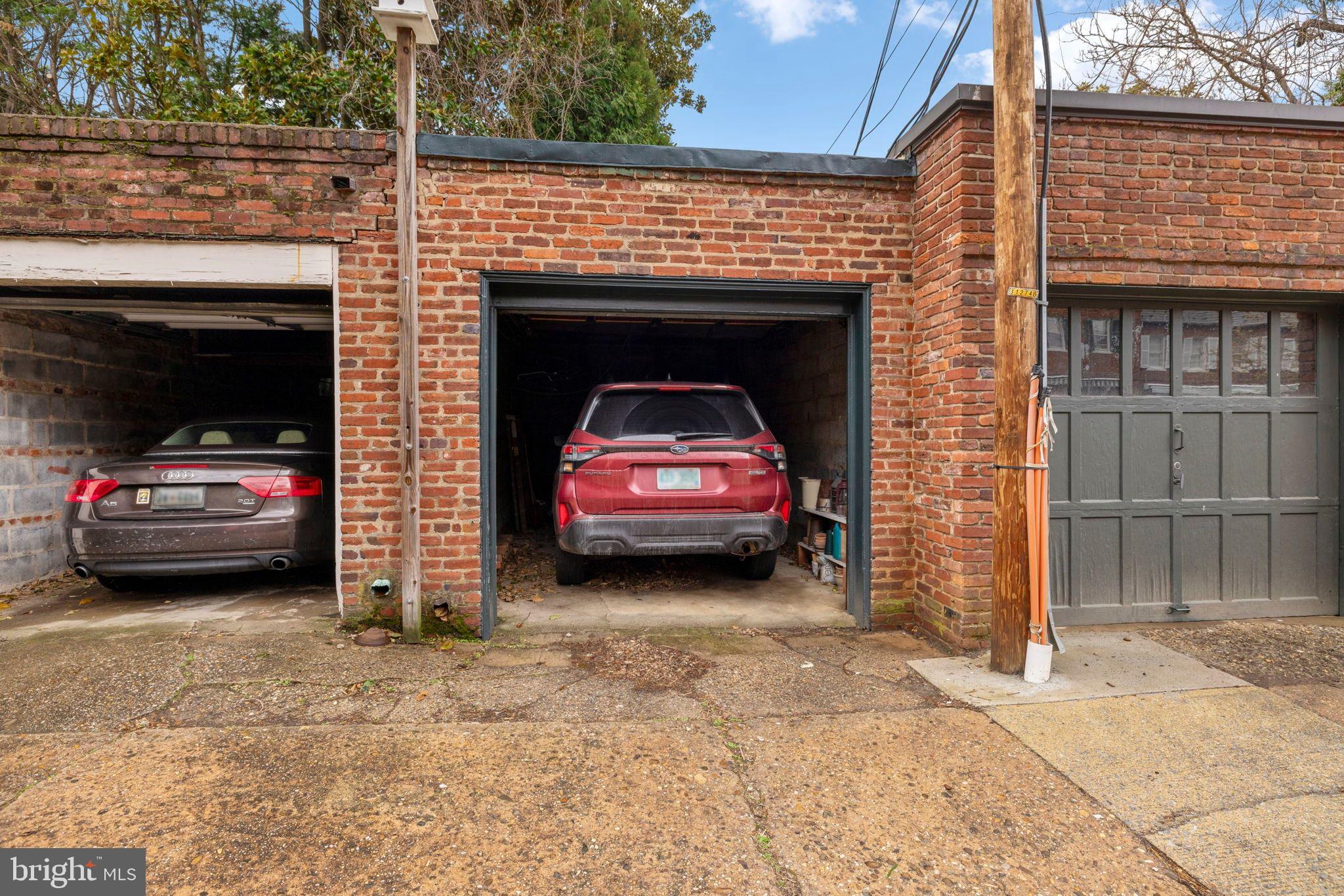 1554 34th Street Northwest Washington, DC 20007 - Photo 14 of 15 a view of a car garage