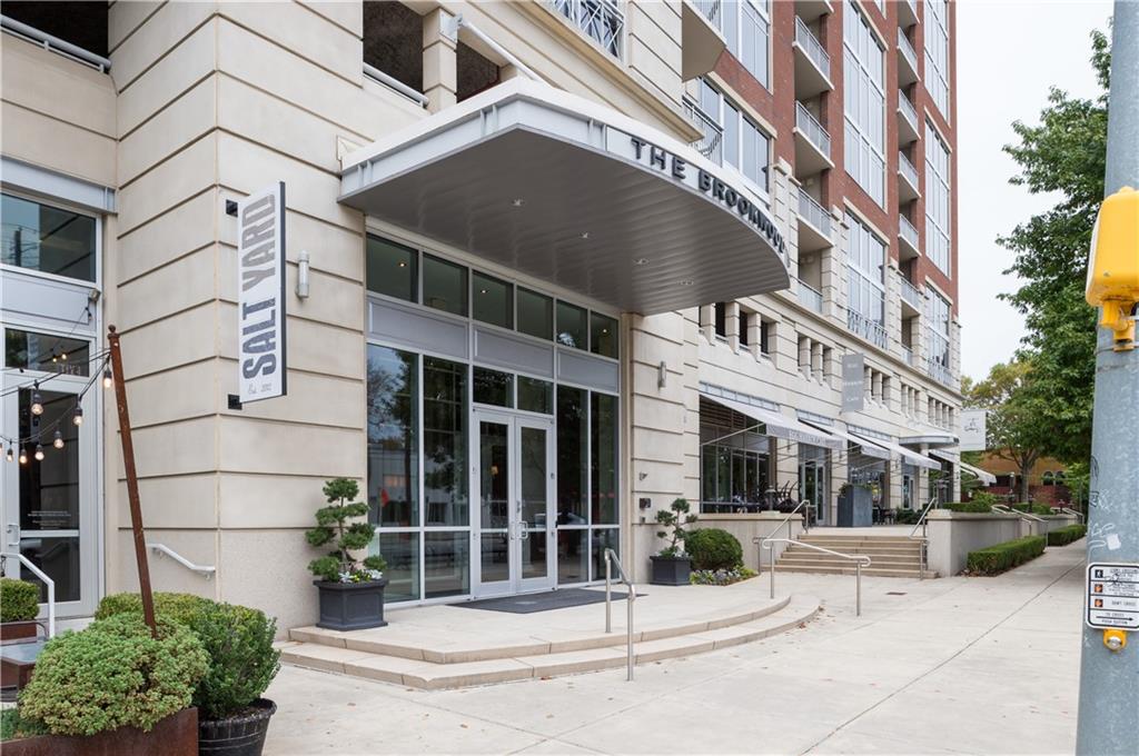 1820 Peachtree Road Northwest, Unit 811 Atlanta, GA 30309 - Photo 41 of 42 a view of a building with a garden