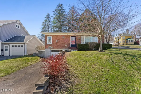 $135,000 | 601 South Perry Street, Johnstown, NY 12095