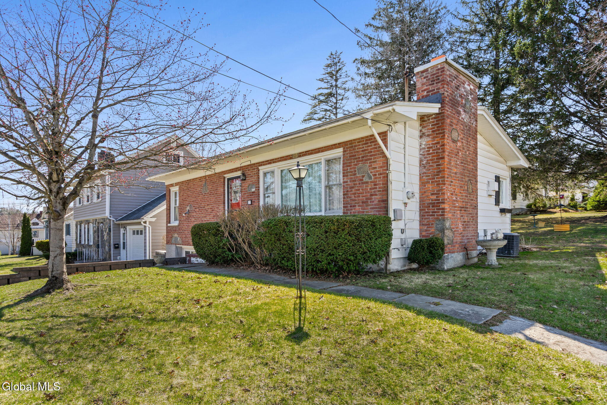 601 South Perry Street Johnstown, NY 12095 - Photo 2 of 33 1-web-or-mls-601-s-perry-st