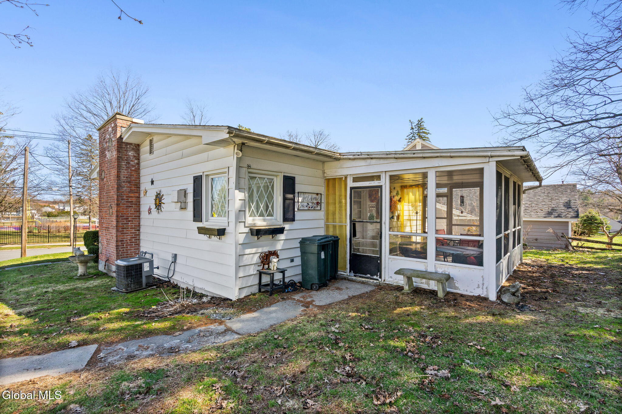 601 South Perry Street Johnstown, NY 12095 - Photo 23 of 33 20-web-or-mls-601-s-perry-st