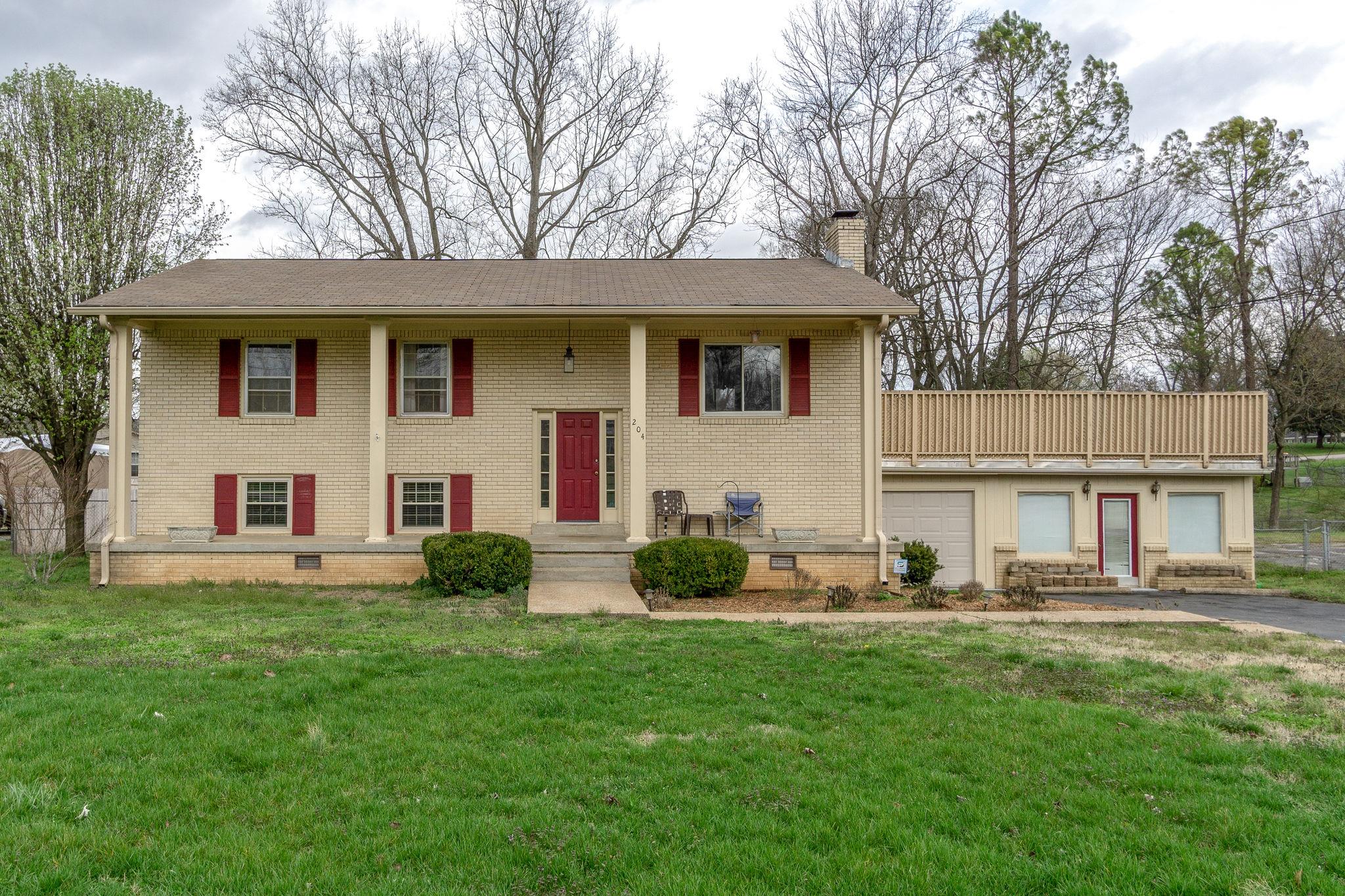 204 Stonewall Road Columbia, TN 38401 - Photo 1 of 29 Welcome home to 204 Stonewall Rd, a low maintenance all brick home!