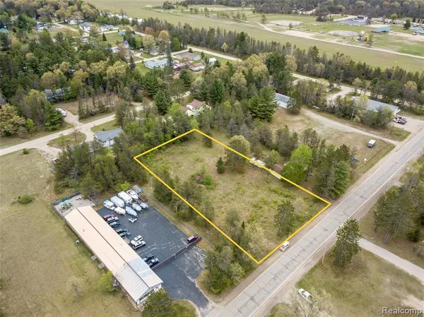 $84,900 | 10153 East Airport Road, St. Helen, MI 48656