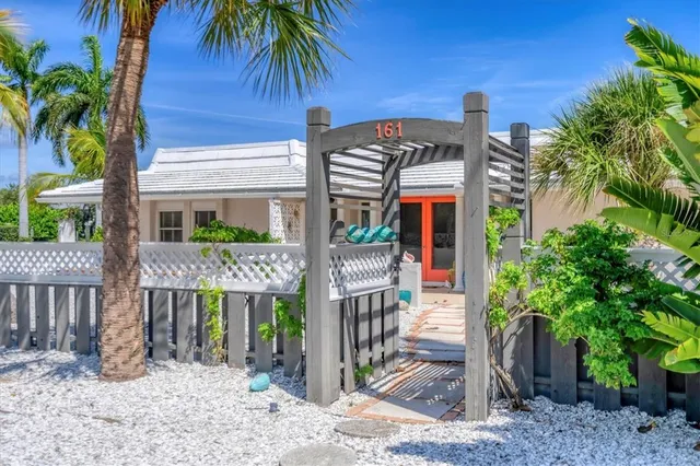 a front view of house with yard