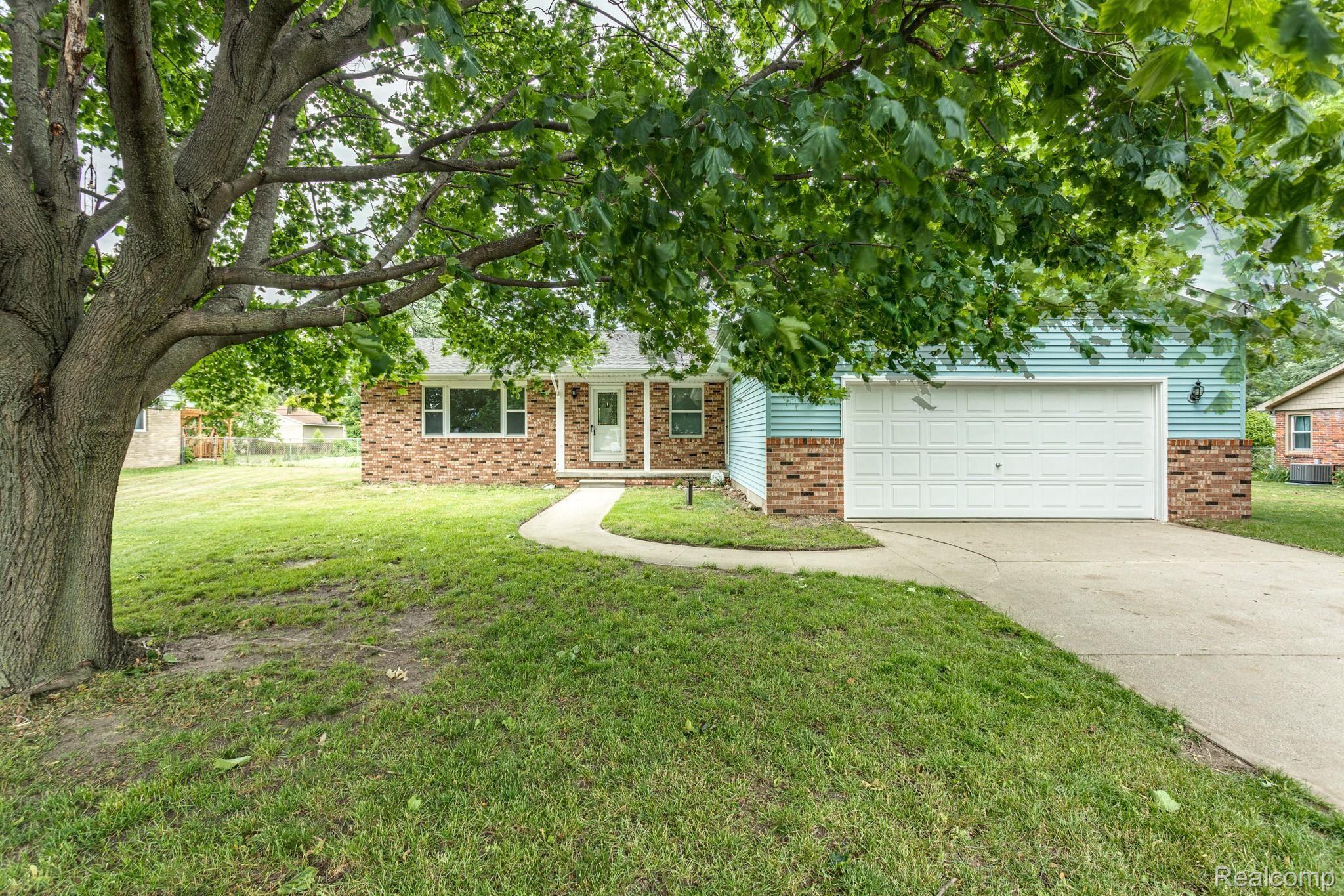 3360 Metcalf Road Fort Gratiot, MI 48059 - Photo 1 of 37 3360 Metcalf Rd (1 of 38).jpg