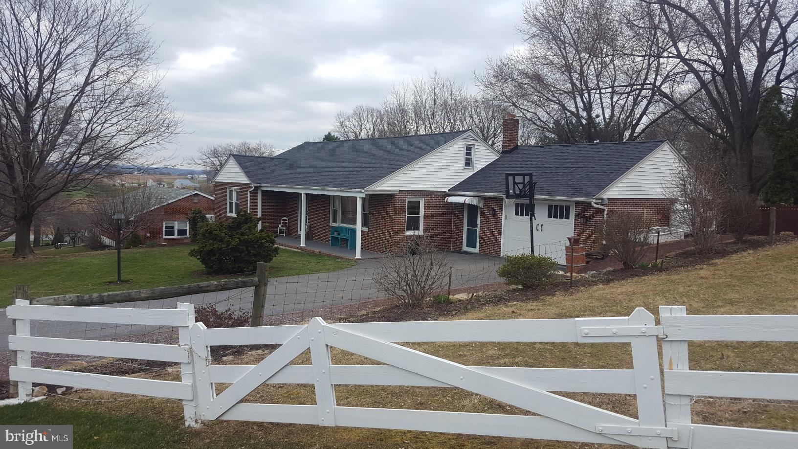 5424 Valley View Drive Gap, PA 17527 - Photo 2 of 37