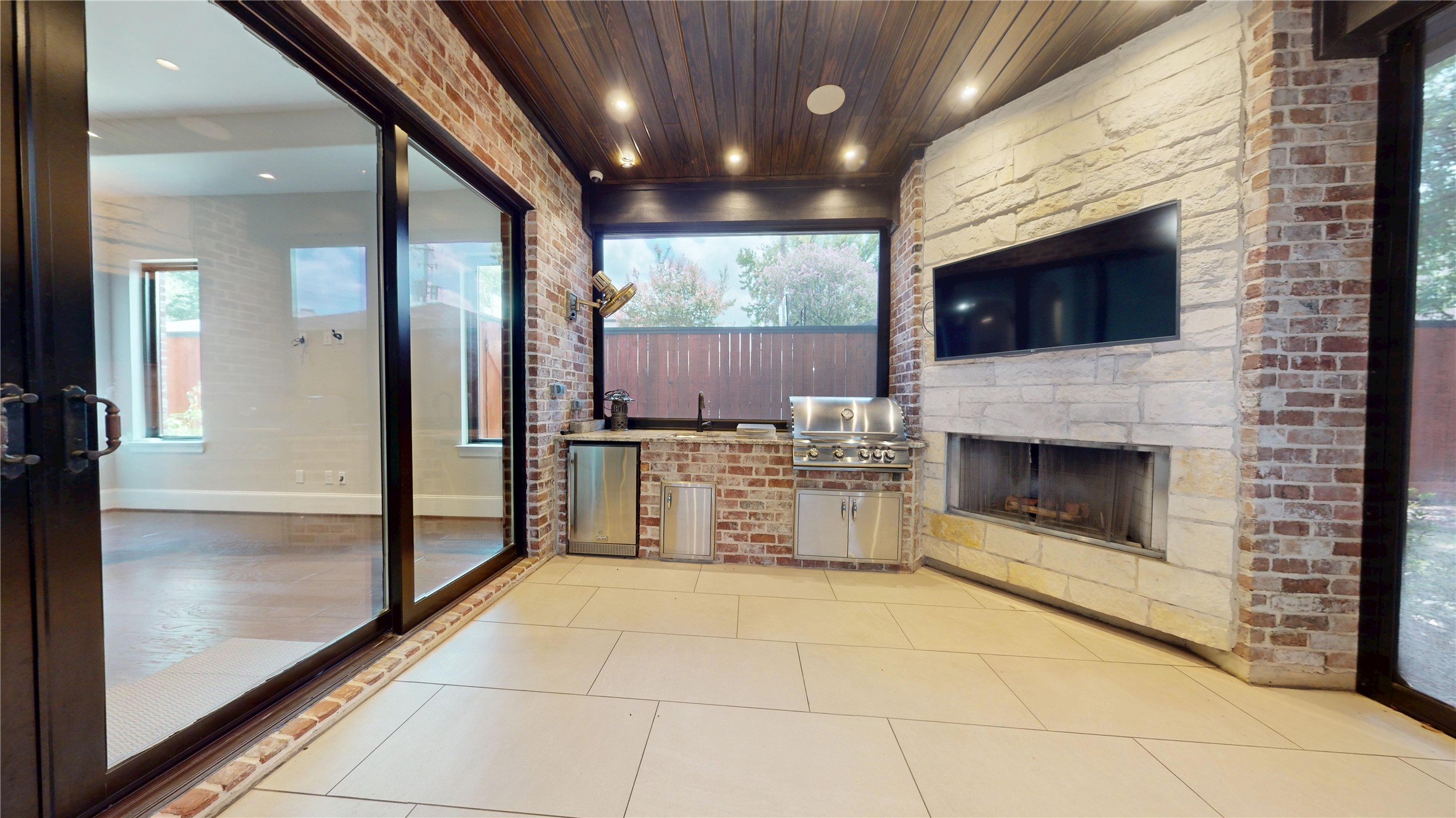 4719 Waring Street Houston, TX 77027 - Photo 26 of 29 Gallery Image 26