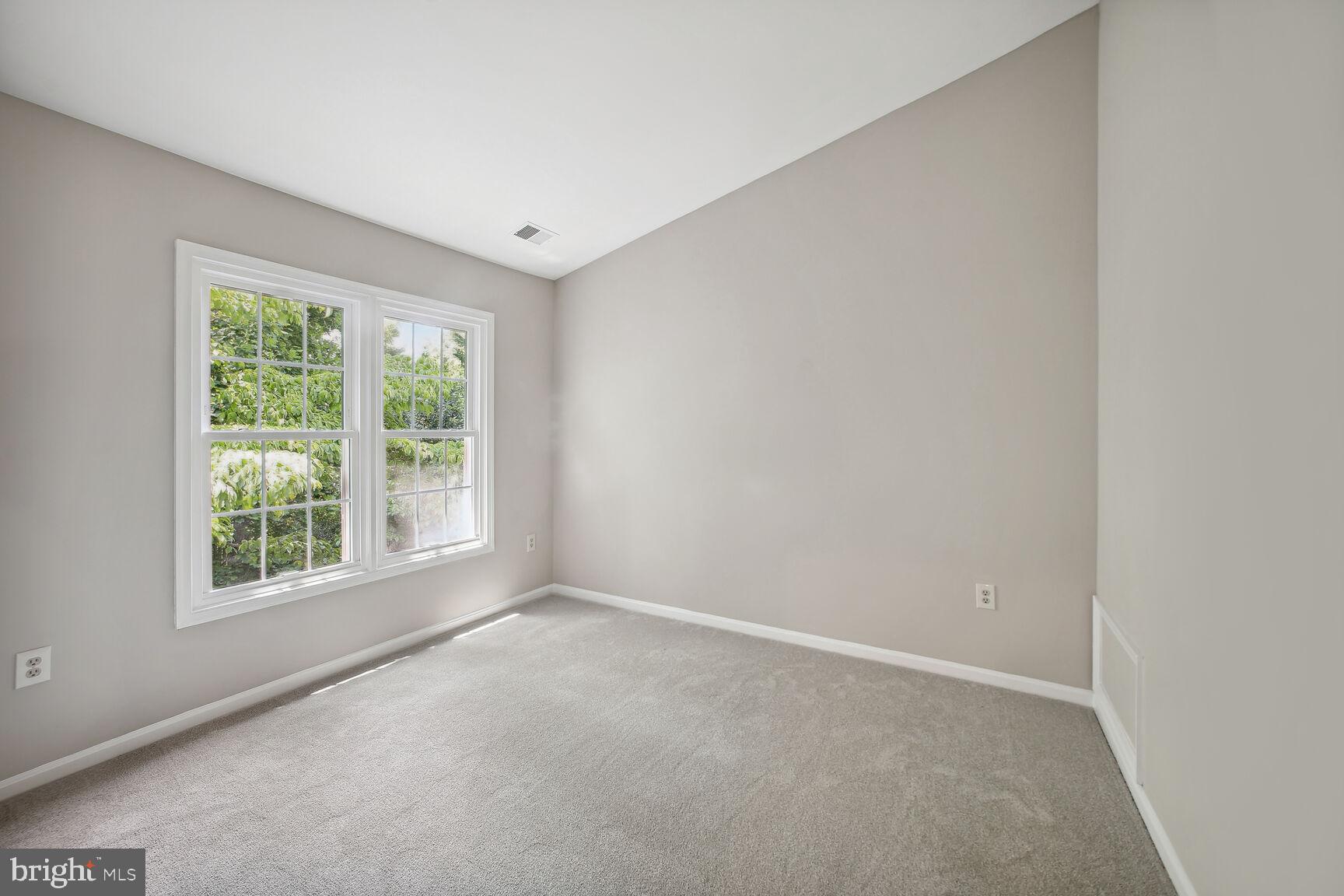 725 Sonata Way Silver Spring, MD 20901 - Photo 20 of 30 Bright and roomy