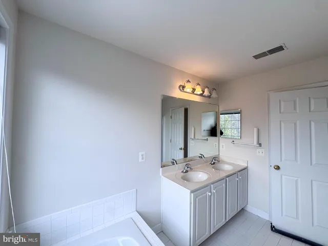 $3,250 | 1682 White Oak Vista Drive, Silver Spring, MD 20904