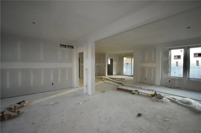 $756,932 | 8007 Northeast 77th Street, Kansas City, MO 64158