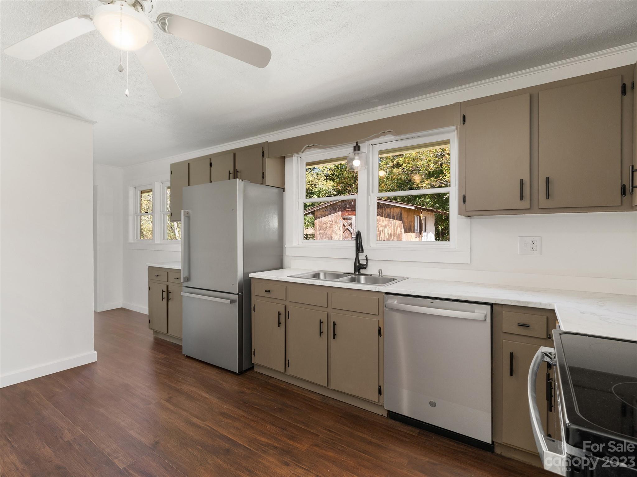 146 Sellers Road Clyde, NC 28721 - Photo 12 of 23