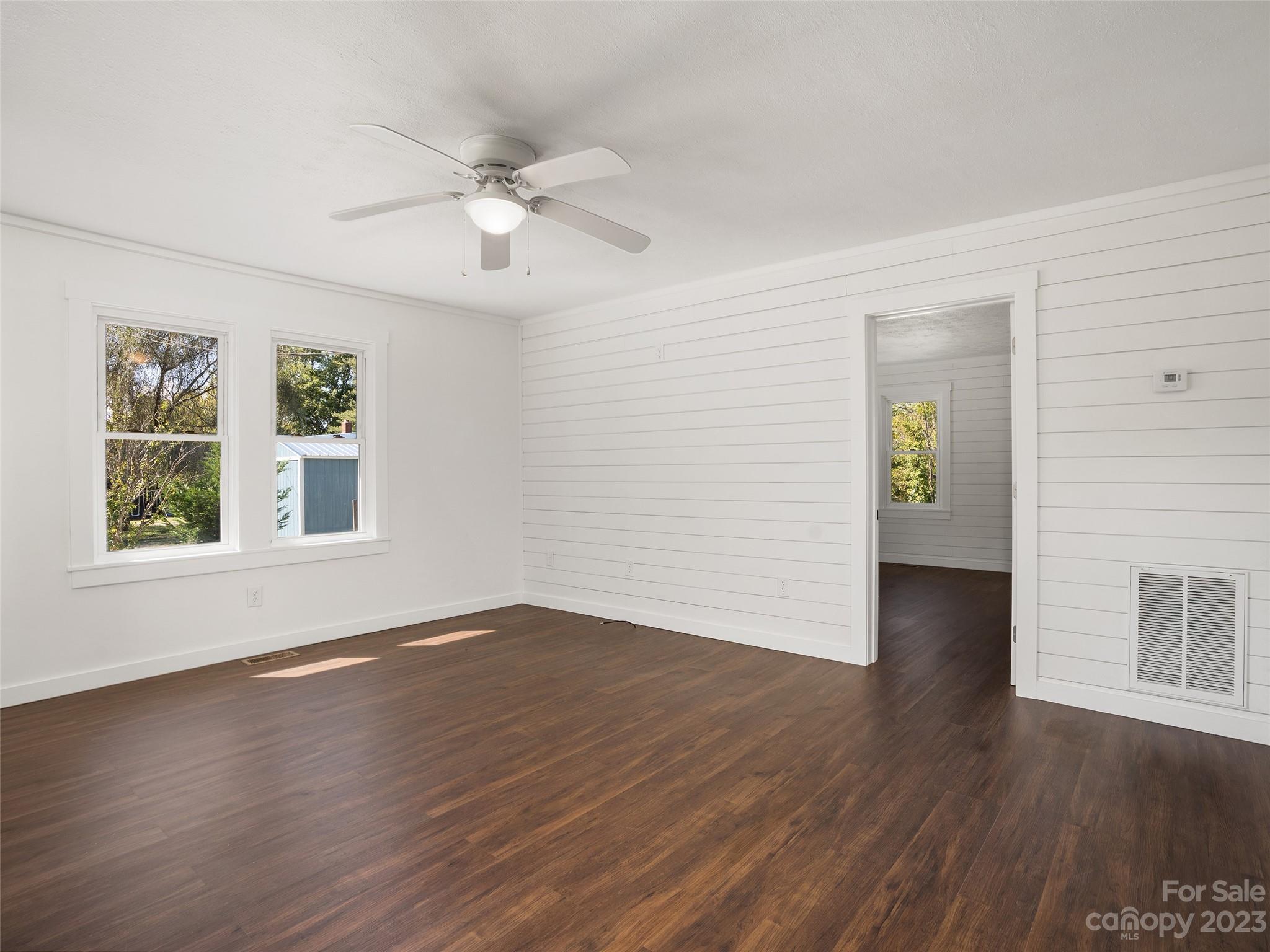 146 Sellers Road Clyde, NC 28721 - Photo 5 of 23