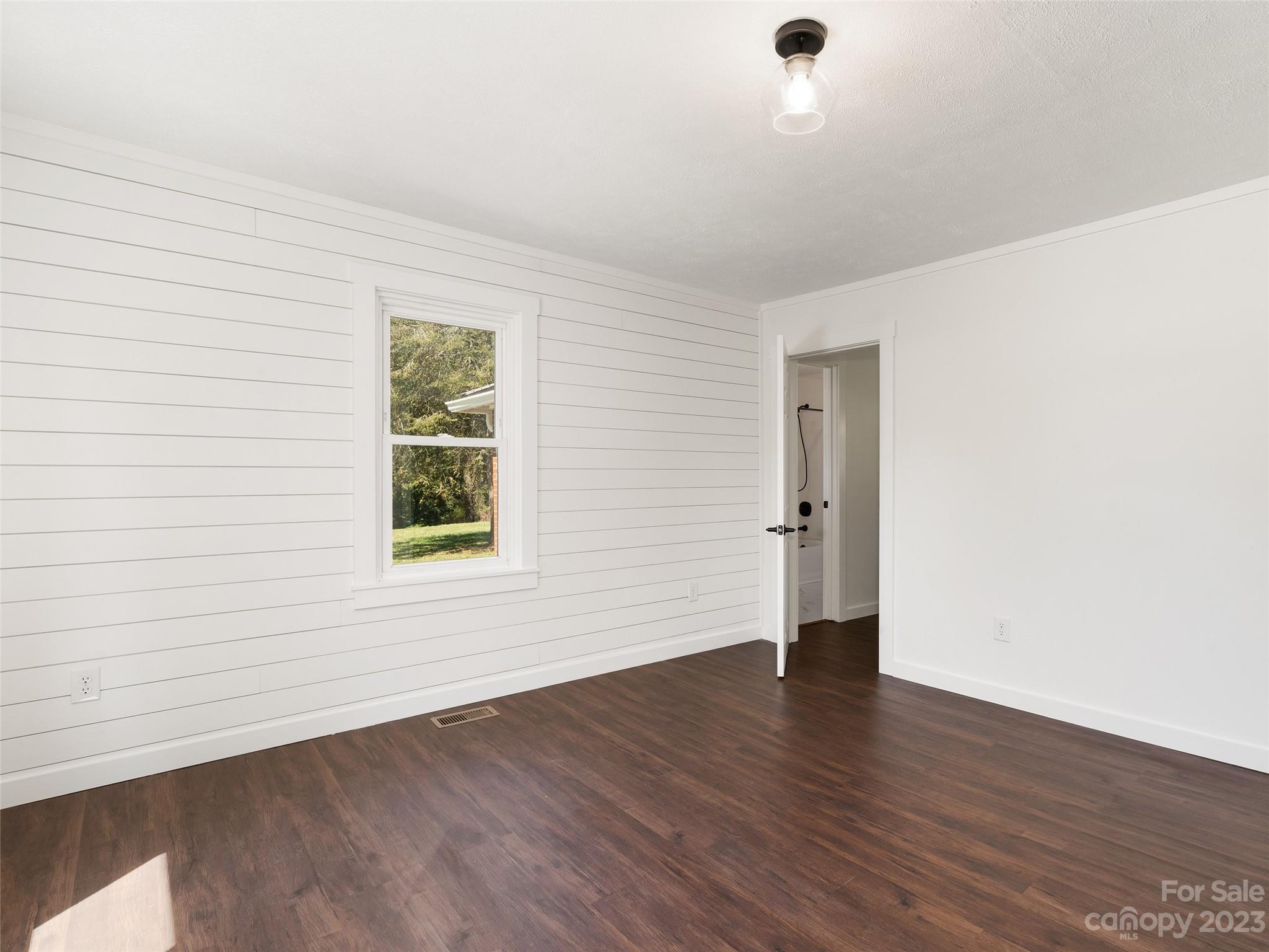 146 Sellers Road Clyde, NC 28721 - Photo 8 of 23