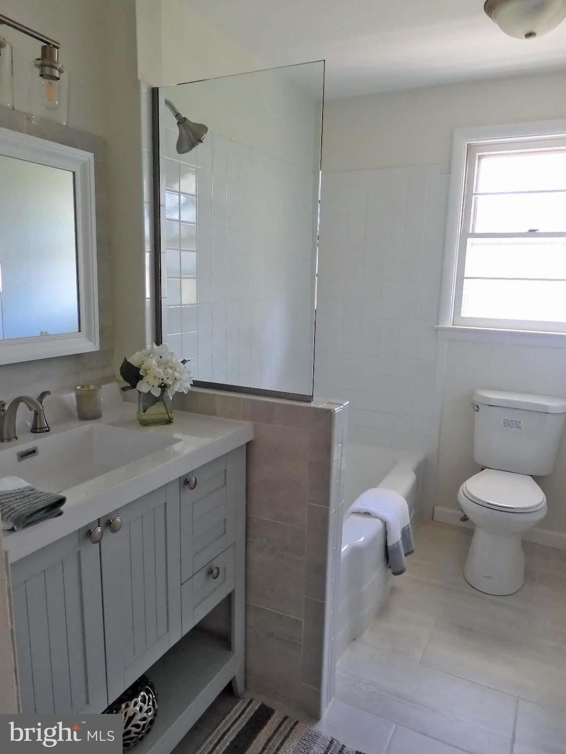 112 Kipling Road Cherry Hill, NJ 08003 - Photo 37 of 42 Hall Bathroom
