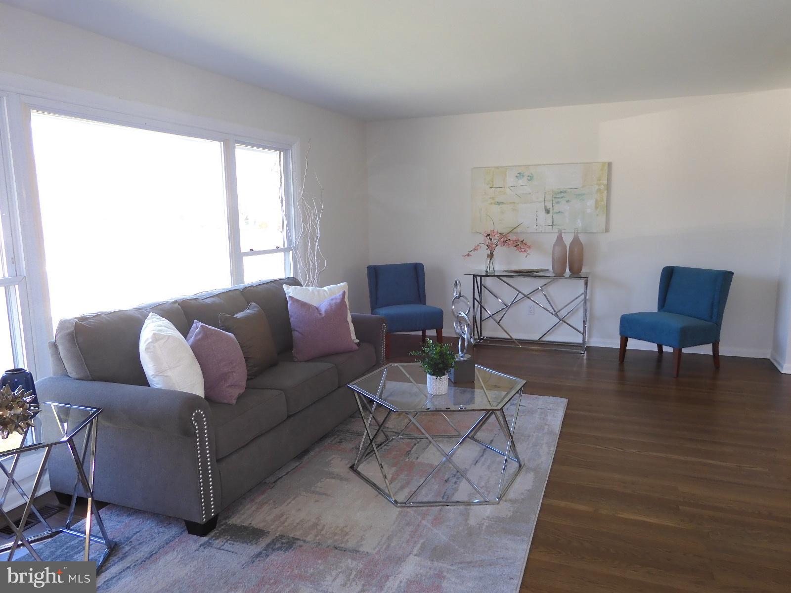 112 Kipling Road Cherry Hill, NJ 08003 - Photo 7 of 42 Living Room