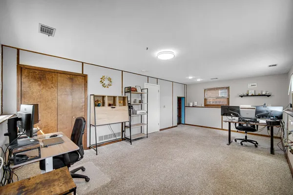 $369,900 | 4303 Kingsdale Drive, Valparaiso, IN 46383
