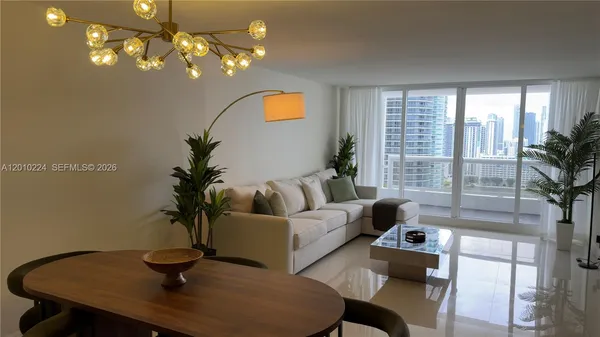 $4,000 | Omni, Miami, FL 33132