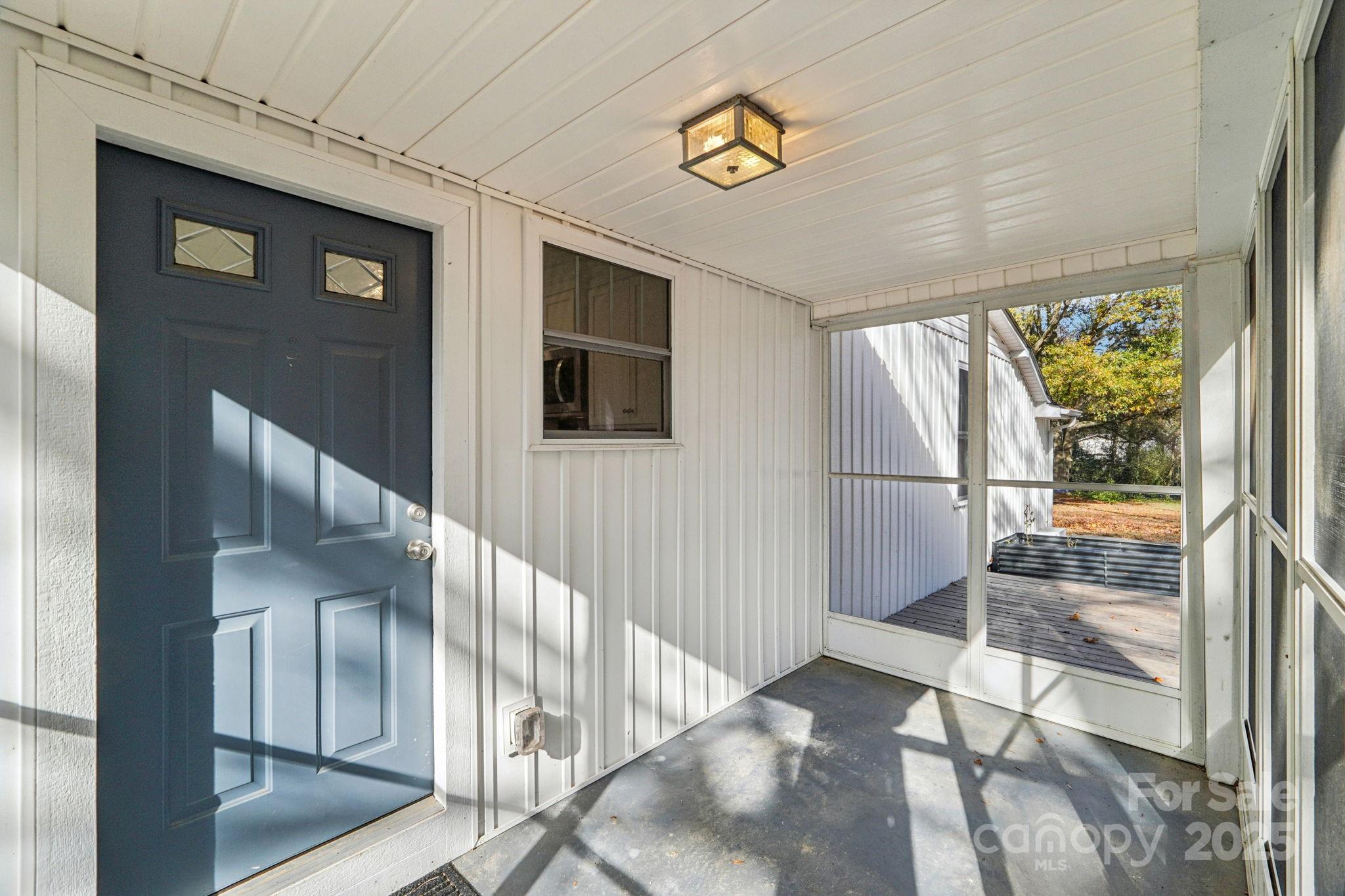 611 Sumner Street Kannapolis, NC 28083 - Photo 29 of 39 a view of entryway