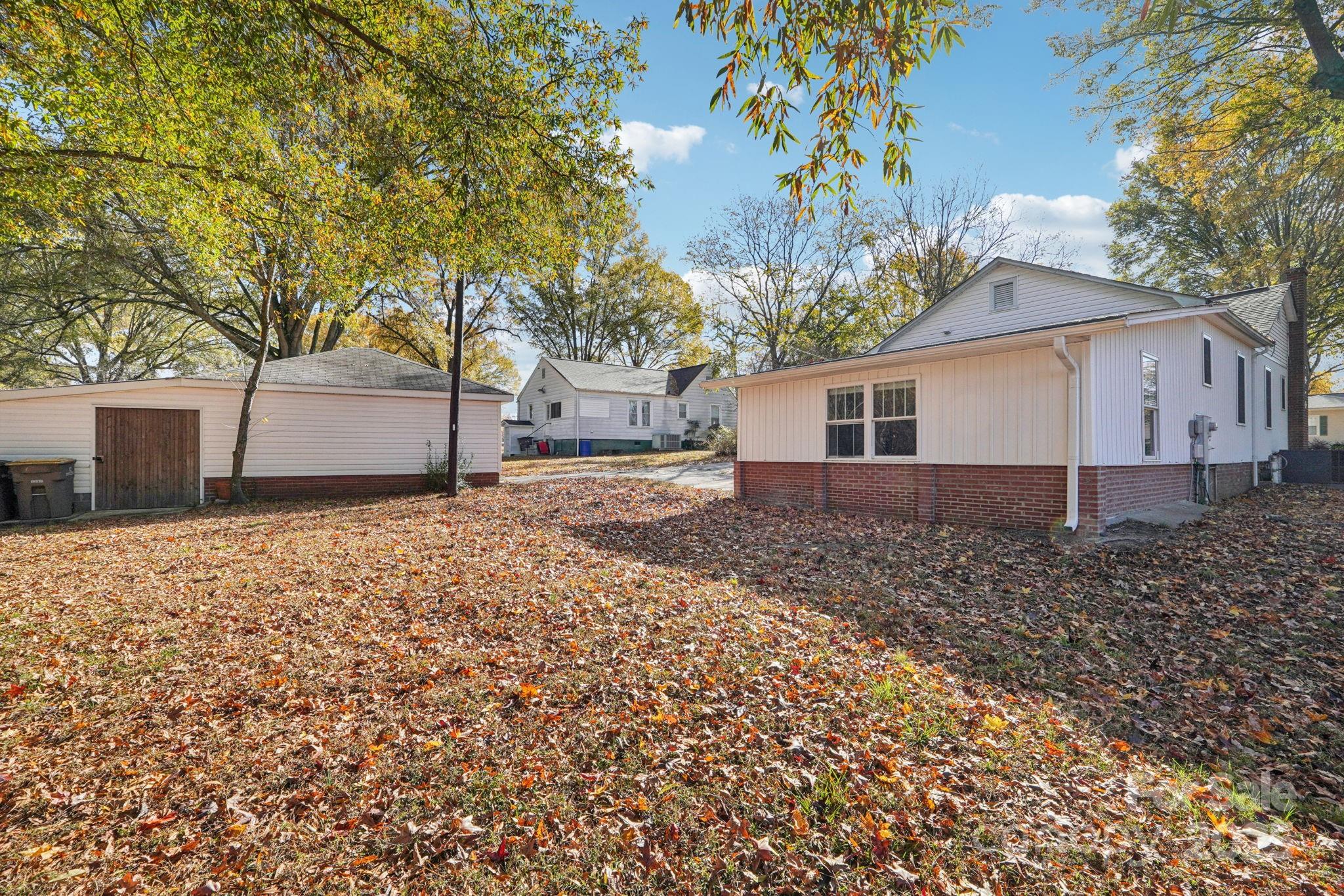 611 Sumner Street Kannapolis, NC 28083 - Photo 36 of 39 front view of a house with a yard