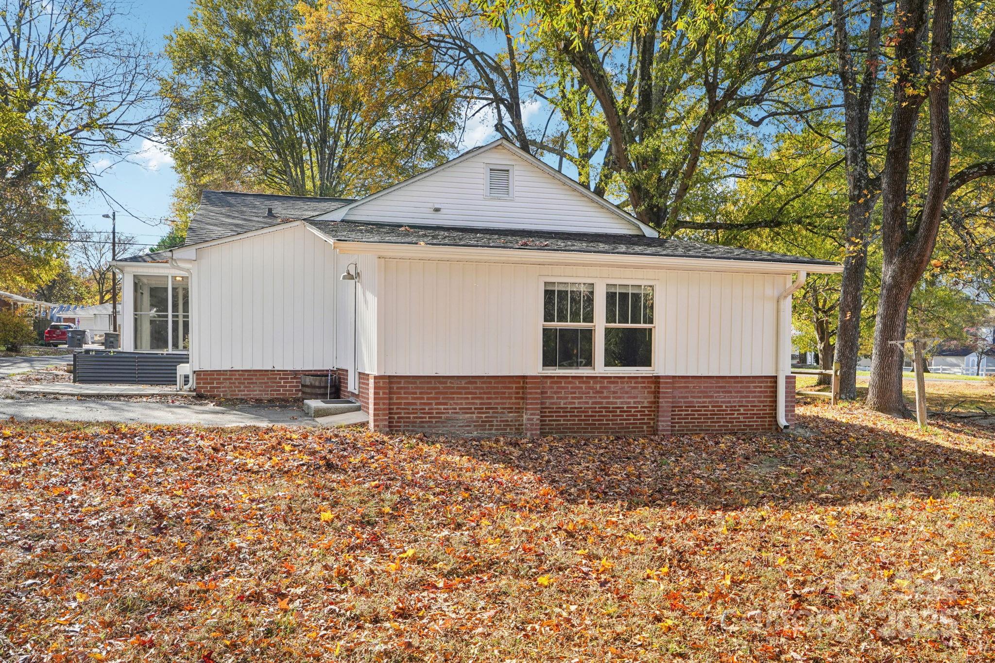 611 Sumner Street Kannapolis, NC 28083 - Photo 38 of 39 a front view of a house with a yard