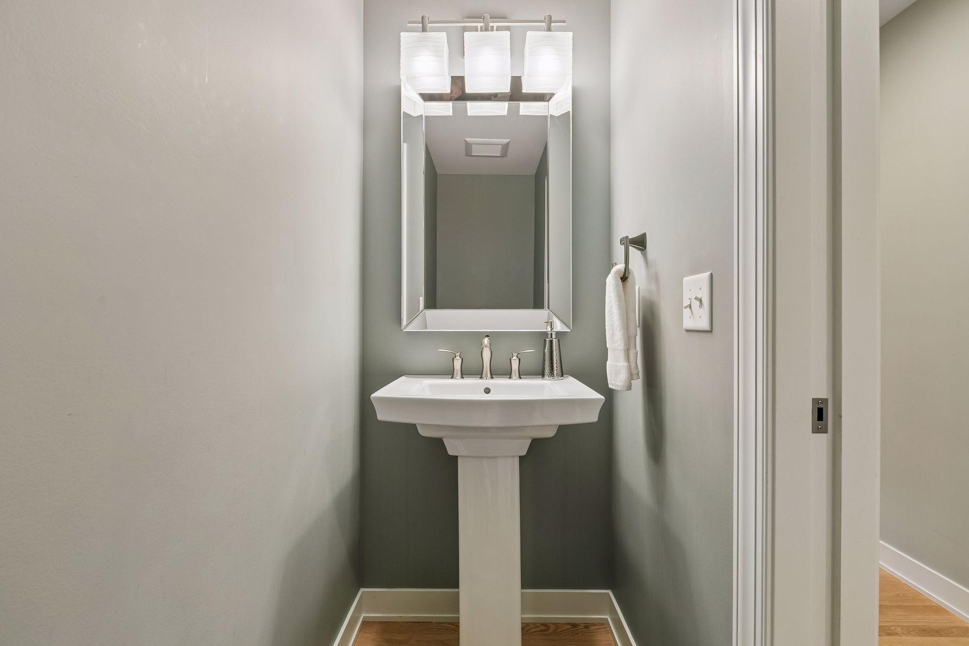 6940 Moccasin Valley Road Edina, MN 55439 - Photo 33 of 56 Gallery Image 33